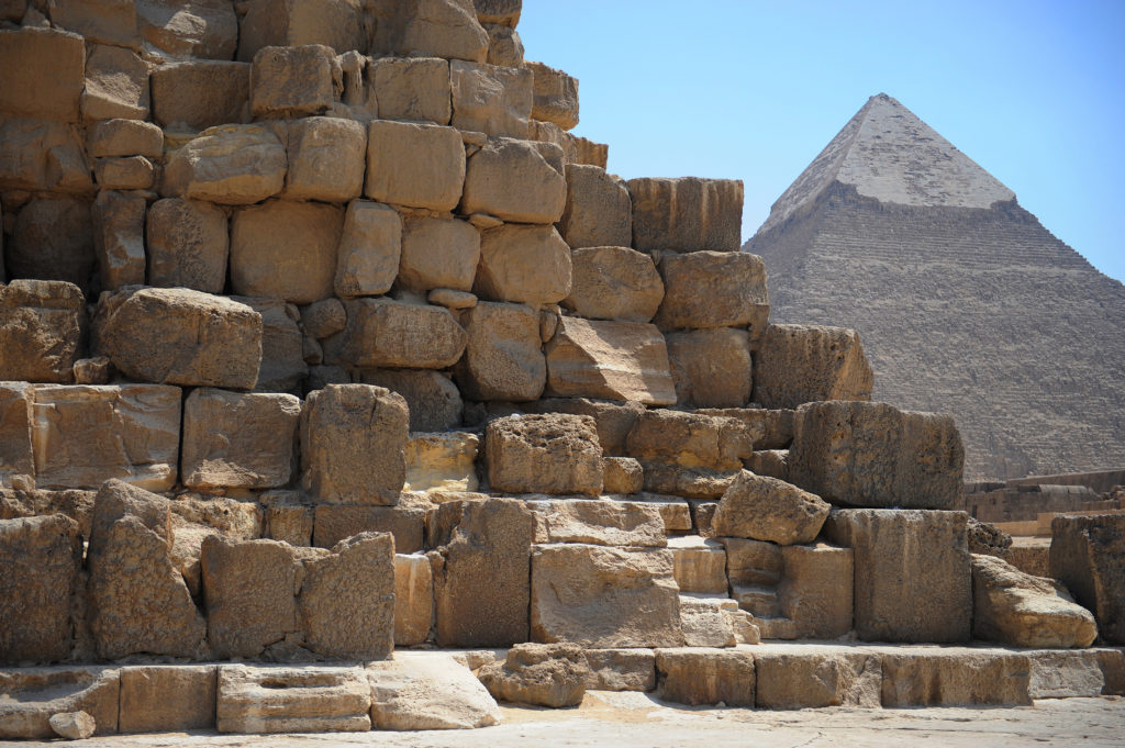 『メンフィスのピラミッド地帯』（エジプト・アラブ共和国）